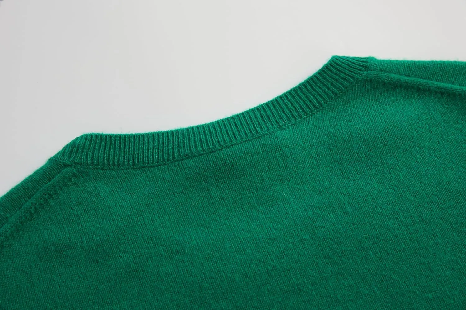 EURKEA Women's Crewneck 100% Cashmere Sweater, Cozy Pullover Winter Top for Women, Gift Ready
